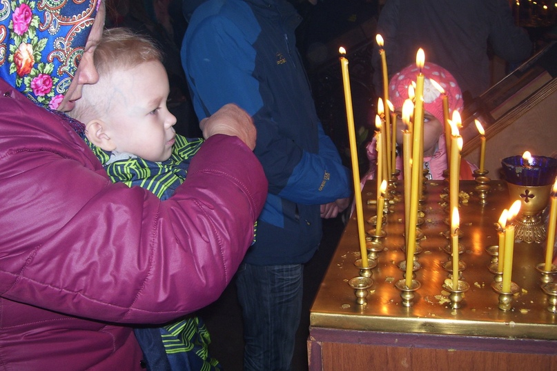 В минувшее воскресенье, 7 апреля, православный мир отметил праздник Благовещения, в Тутаеве в храмах прошли торжественные богослужения