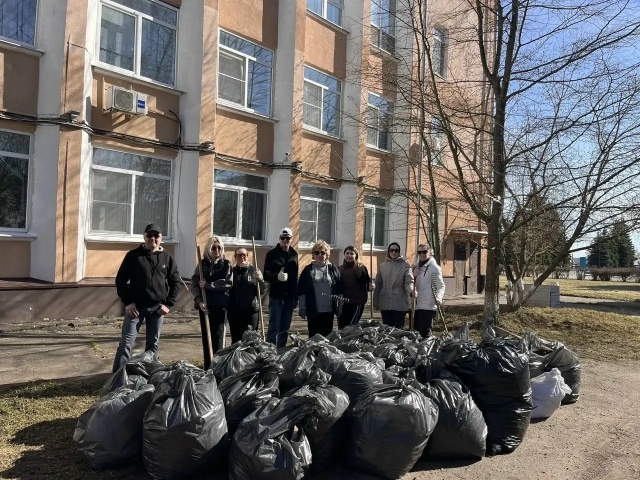 Приглашаем всех на субботники!