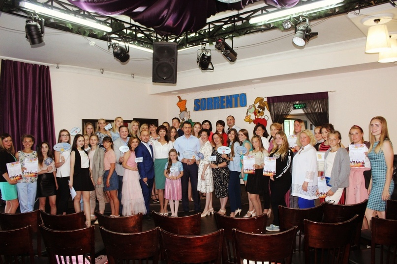 Накануне Дня молодежи в Тутаеве состоялась традиционная торжественная встреча молодежного актива района с главой Дмитрием Юнусовым