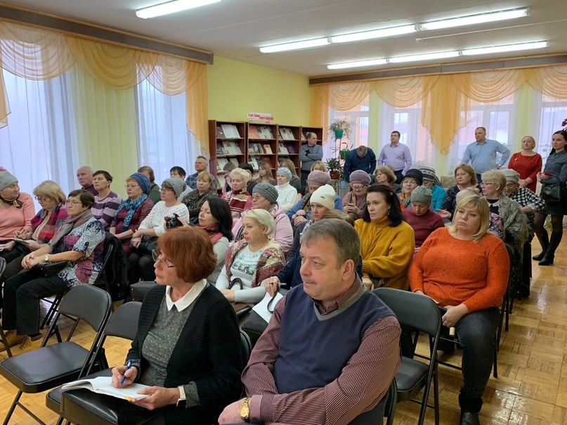 ОБСУДИЛИ С ЖИТЕЛЯМИ ВОПРОСЫ ЖКХ И БЛАГОУСТРОЙСТВА В Центральной библиотеке состоялась встреча с жителями