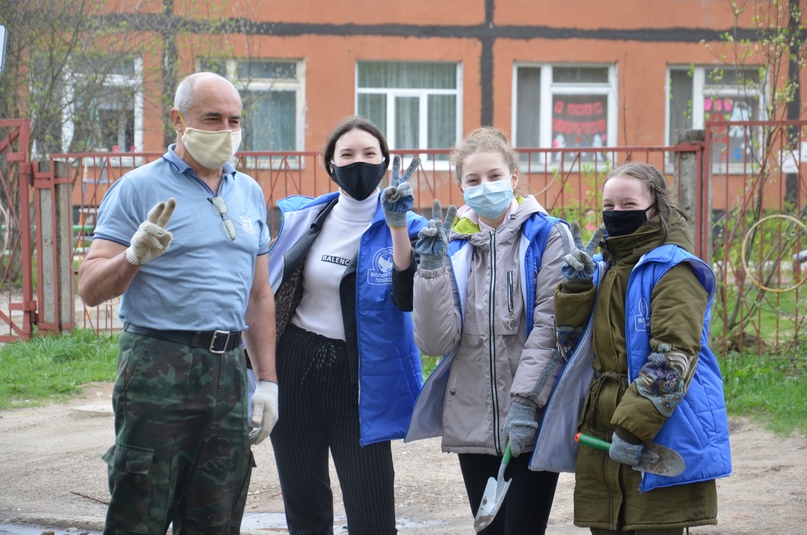 В Тутаевском районе проходит акция к 75-летию Великой Победы «Клумба для ветерана»