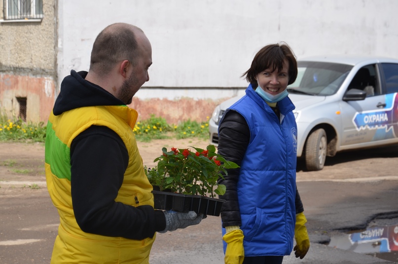 В Тутаевском районе проходит акция к 75-летию Великой Победы «Клумба для ветерана»