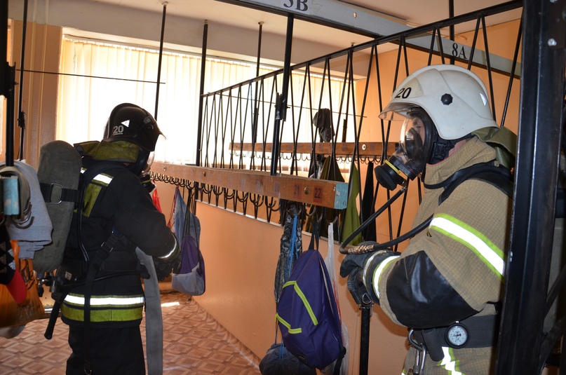 В тутаевском лицее № 1 прошли учения сотрудников МЧС с привлечением пожарного расчета ПЧ-20