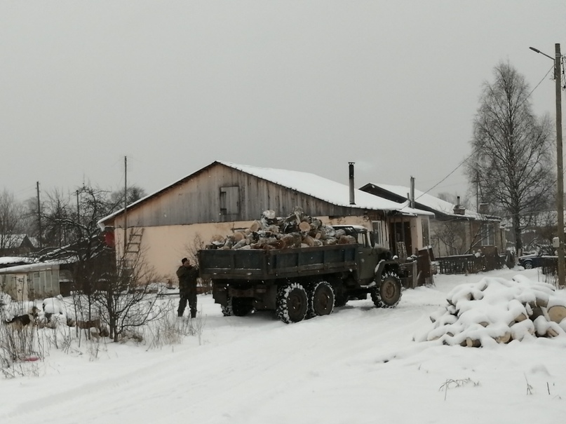 КАК РАЗ КСТАТИ!  В левобережной части города жители, которым требовались дрова, смогли получить их бесплатно от муниципального учреждения «Агентство по развитию Тутаевского района»