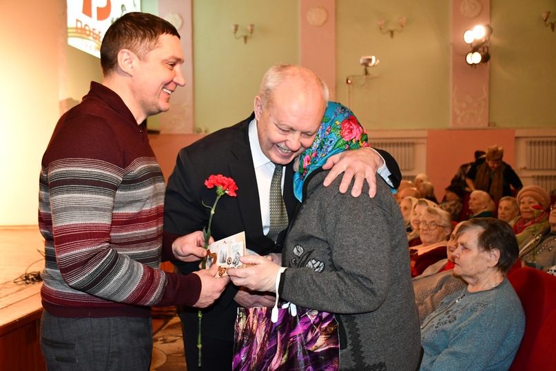 75 ЛЕТ ПОБЕДЫ: СПАСИБО ВАМ, ВЕТЕРАНЫ!   Первые лица продолжают вручать памятные медали в честь 75-летия Победы в Великой Отечественной войне ветеранам Тутаевского района