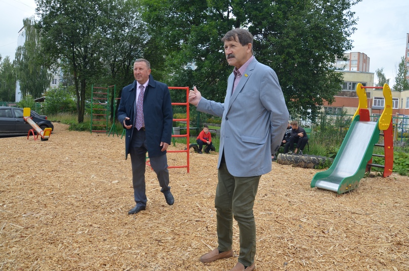 Тутаевский район – один из лидеров по темпам реализации программы «Решаем вместе!» Это выяснилось в ходе визита к нам представителей Правительства области, проектного офиса «Решаем вместе!» и Общественной палаты