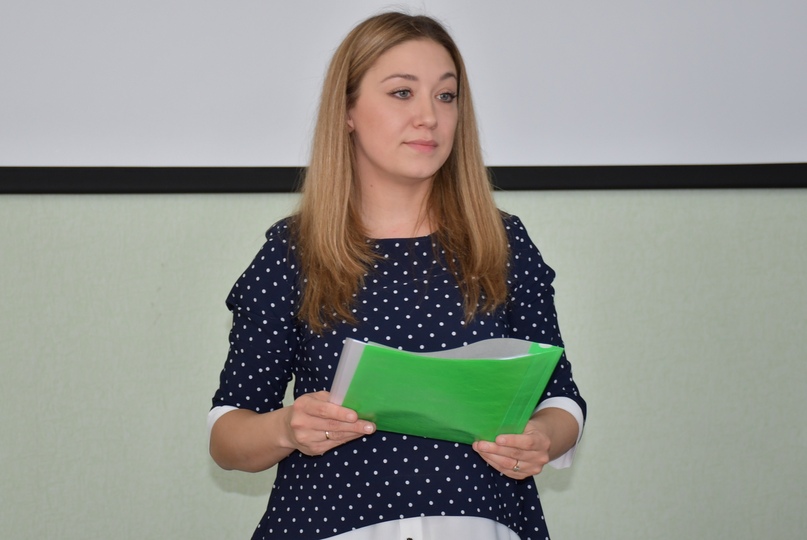 Сегодня в администрации Тутаевского района многодетным семьям вручили документы на земельные участки под индивидуальную жилищную застройку и ведение личного подсобного хозяйства