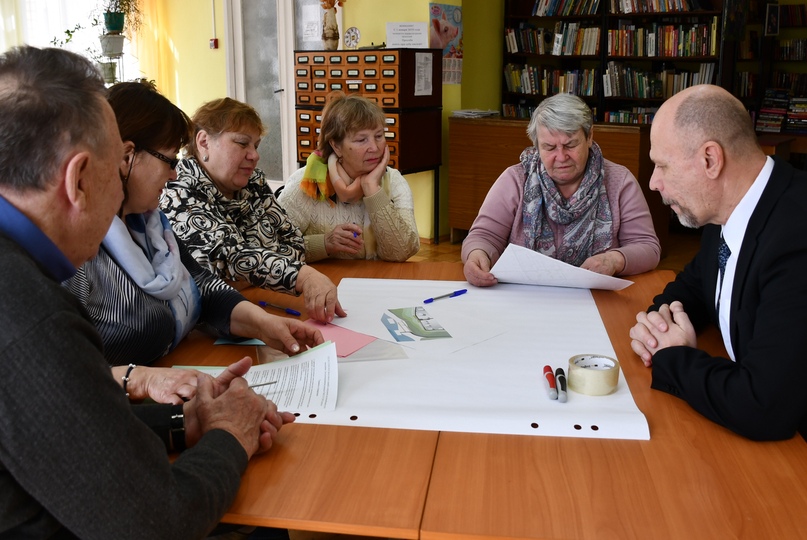 Cегодня в районной библиотеке прошел круглый стол, на котором обсуждали проект благоустройства исторической части левобережья Тутаева