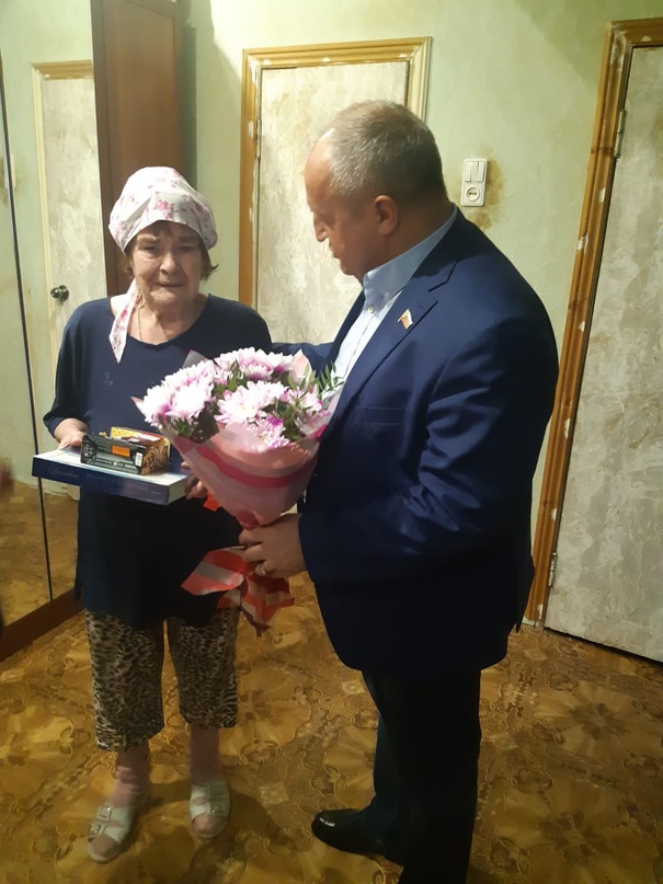 ПОЗДРАВИЛИ ВЕТЕРАНОВ