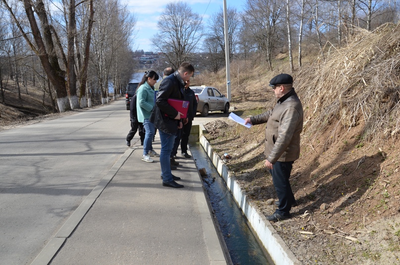 В левобережной части города представители администрации, муниципального учреждения «Агентство по развитию ТМР», подрядной организации и общественности проинспектировали объекты дорожного строительства у которых еще не истек гарантийный срок