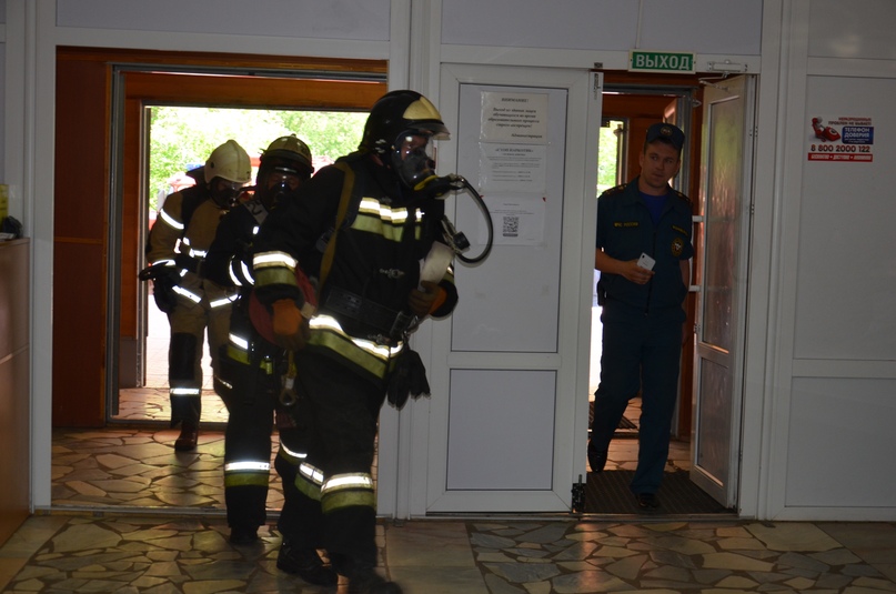В тутаевском лицее № 1 прошли учения сотрудников МЧС с привлечением пожарного расчета ПЧ-20