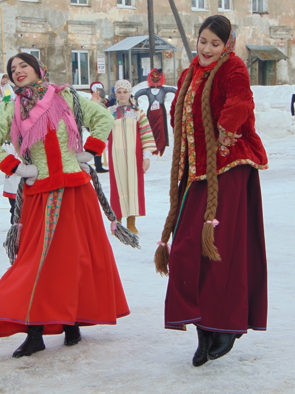 9 марта на левом берегу проходило народное гуляние широкая масленица