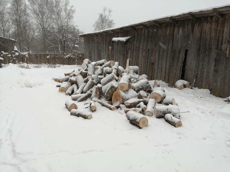 КАК РАЗ КСТАТИ!  В левобережной части города жители, которым требовались дрова, смогли получить их бесплатно от муниципального учреждения «Агентство по развитию Тутаевского района»