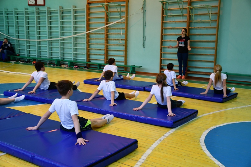 В лицей №1 прибыл новый спортивный инвентарь в рамках губернаторского проекта «Спорт – детям»