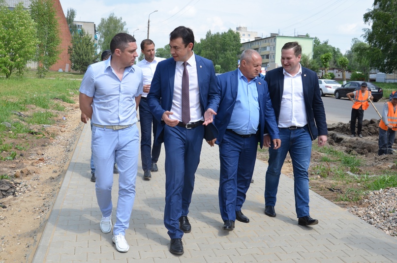 В Тутаевском районе ход работ по благоустройству контролируется главой Дмитрием Юнусовым, администрацией, "Агентством по развитию ТМР", депутатами Ярославской областной Думы от Тутаевского района и представителями общественности