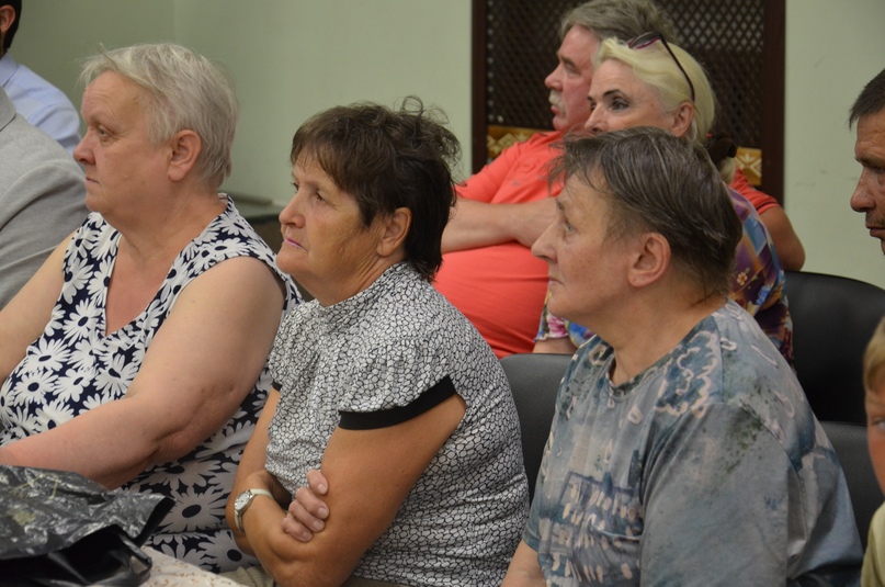 Стало уже дорой традицией проведение встреч главы Дмитрия Юнусова и руководителей структурных подразделений администрации района, а также муниципального учреждения «Агентство по развитию Тутаевского района» с жителями левобережной стороны города и района