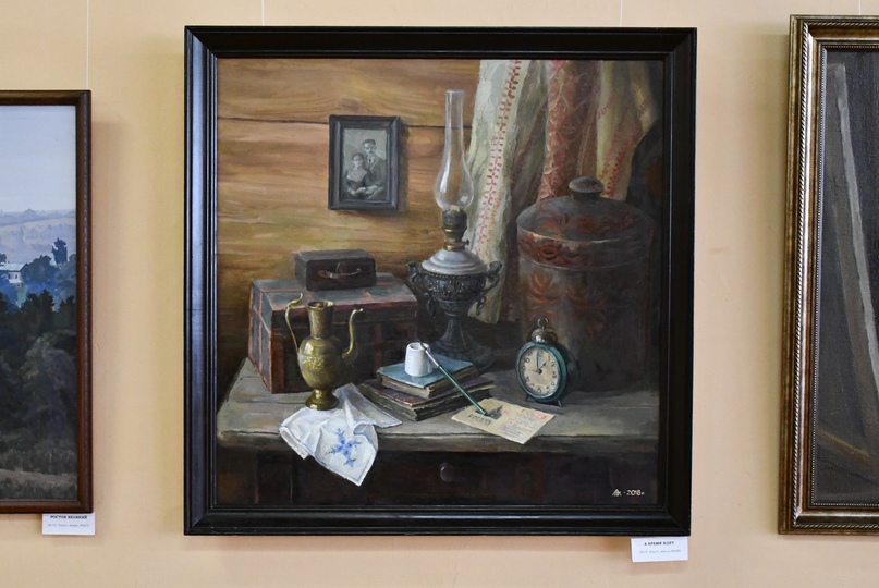 В молодежном центре «Галактика» открылась выставка картин известной тутаевской художницы Лидии Адриановой