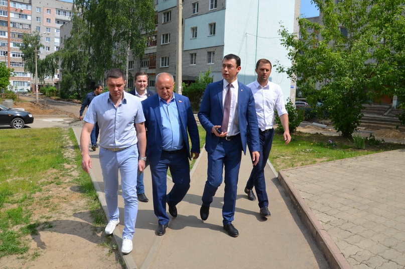 В Тутаевском районе ход работ по благоустройству контролируется главой Дмитрием Юнусовым, администрацией, "Агентством по развитию ТМР", депутатами Ярославской областной Думы от Тутаевского района и представителями общественности