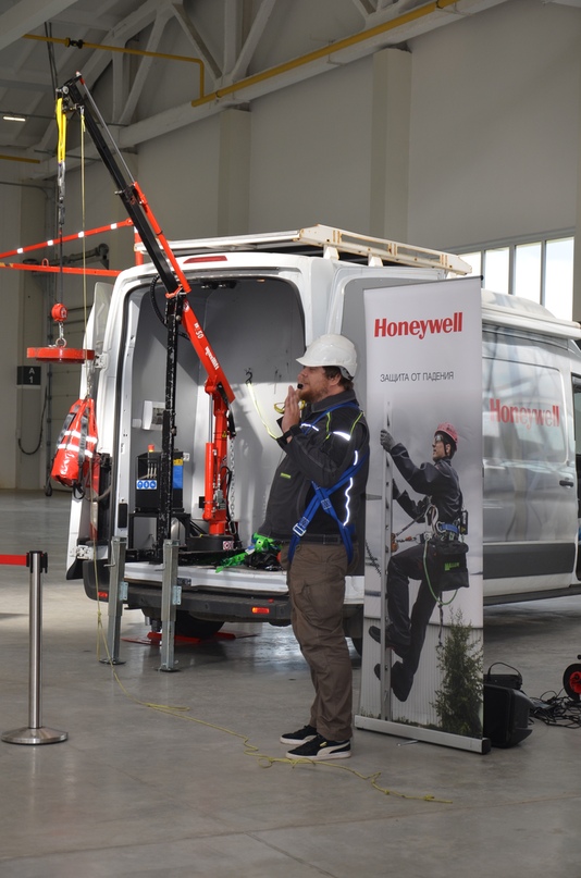 В Тутаеве открылась "Ярмарка контрактов - 2019", организованная на базе Тутаевского моторного завода при поддержке Правительства Ярославской области, Торгово-промышленной палаты региона, Ярославской областной Думы и ВТБ