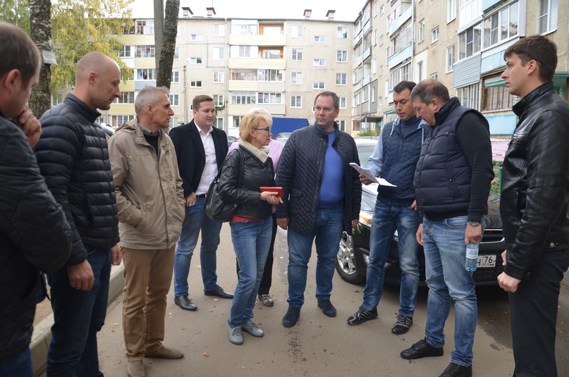 Также в ходе визита проверили ход работ по линии регионального Фонда капитального ремонта в Тутаеве и Константиновском