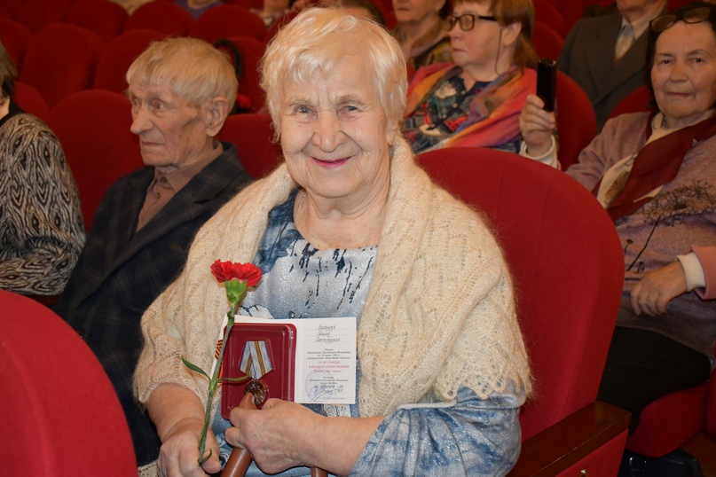 75 ЛЕТ ПОБЕДЫ: СПАСИБО ВАМ, ВЕТЕРАНЫ!   Первые лица продолжают вручать памятные медали в честь 75-летия Победы в Великой Отечественной войне ветеранам Тутаевского района