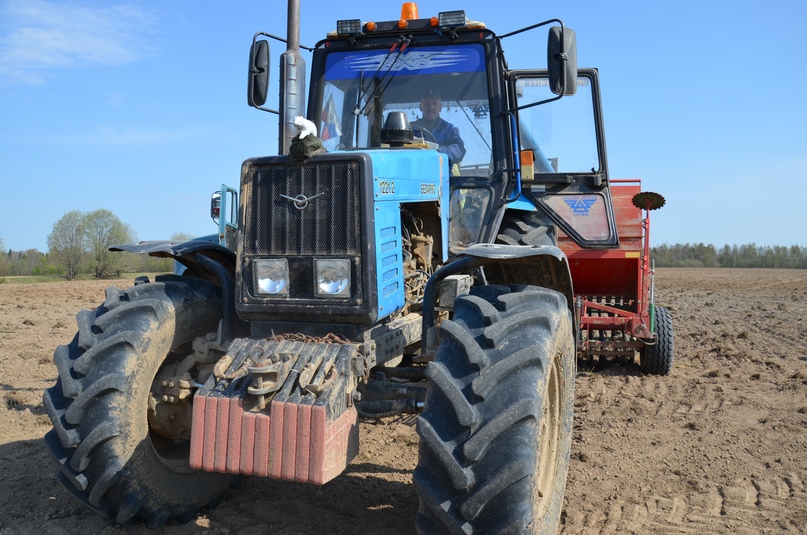 Весенне-полевые работы СПК Тутаевского района проводят с высокими процентами выполнения плановых показателей