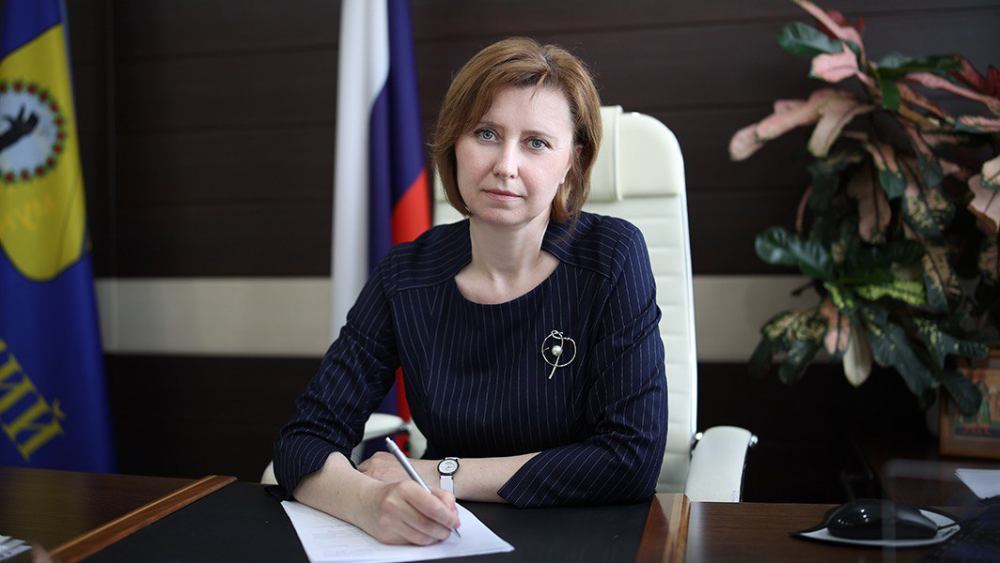 Дорогие мужчины, от всей души поздравляю вас с Днем защитника Отечества!