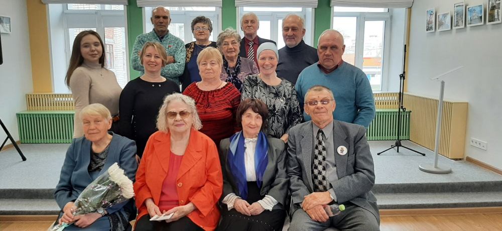 Не стареют душой ветераны, а поэт вдохновеньем живет