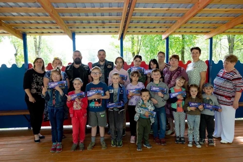 Мотоклуб устроил праздник для детей  