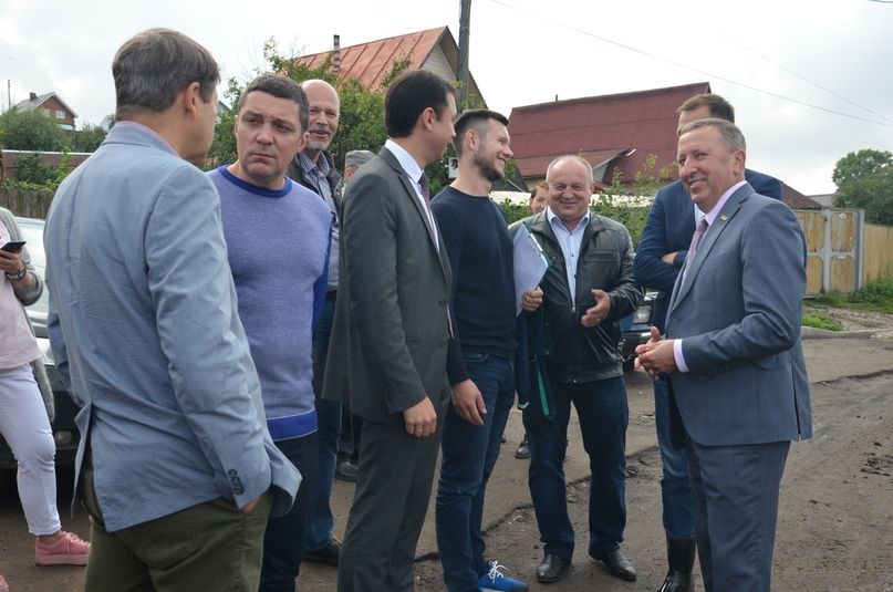 Тутаевский район – один из лидеров по темпам реализации программы «Решаем вместе!» Это выяснилось в ходе визита к нам представителей Правительства области, проектного офиса «Решаем вместе!» и Общественной палаты