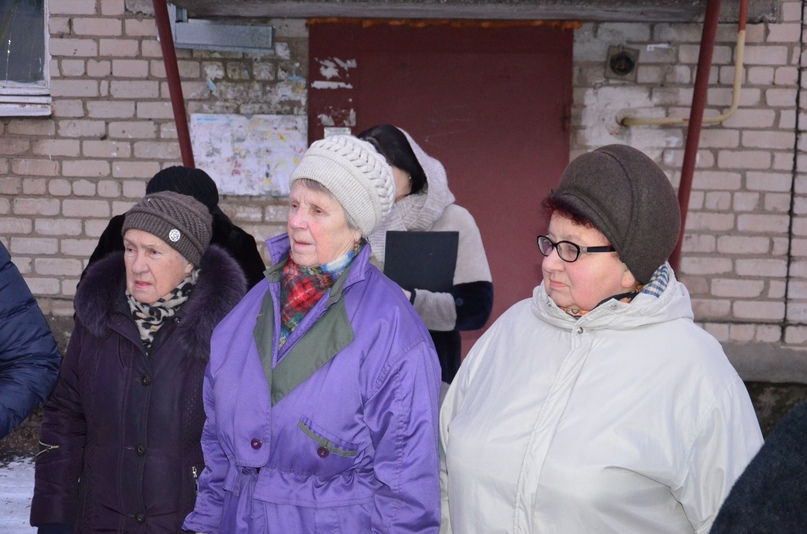 ЧТО СДЕЛАТЬ ВО ДВОРАХ? ЖИТЕЛИ ПРЕДЛАГАЮТ САМИ  В Константиновском сельском поселении провели очередные встречи с жителями по обсуждению благоустройства по губернаторскому проекту «Решаем вместе!»