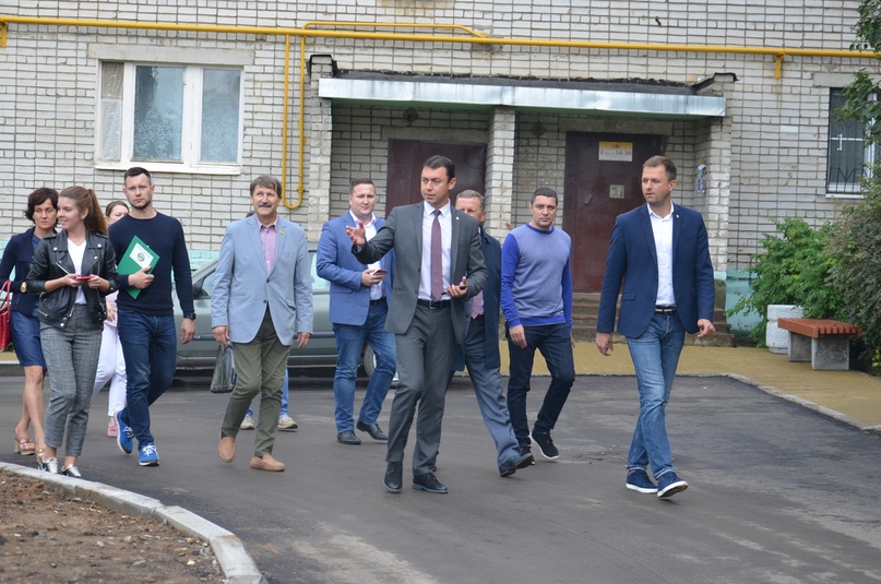 Тутаевский район – один из лидеров по темпам реализации программы «Решаем вместе!» Это выяснилось в ходе визита к нам представителей Правительства области, проектного офиса «Решаем вместе!» и Общественной палаты