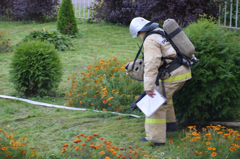 В администрации района прошли пожарно-спасательные учения