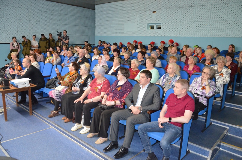 В тутаевском молодежном центре "Галактика" состоялась традиционная ежегодная "Встреча поколений", она организуется совместно с Советом ветеранов в преддверии Дня Победы