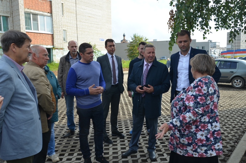 Тутаевский район – один из лидеров по темпам реализации программы «Решаем вместе!» Это выяснилось в ходе визита к нам представителей Правительства области, проектного офиса «Решаем вместе!» и Общественной палаты