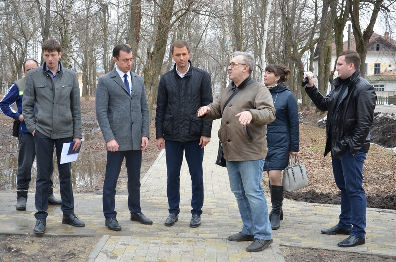 Глава района Дмитрий Юнусов провел на левом берегу города встречу с жителями