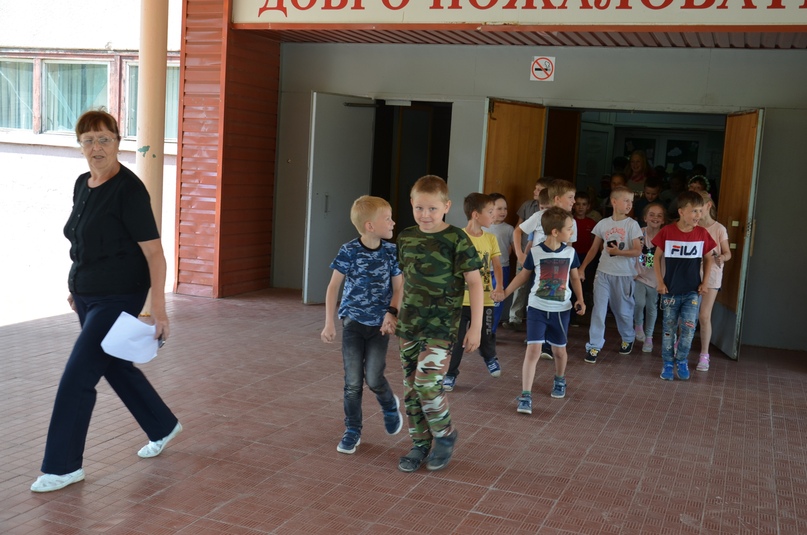 В тутаевском лицее № 1 прошли учения сотрудников МЧС с привлечением пожарного расчета ПЧ-20