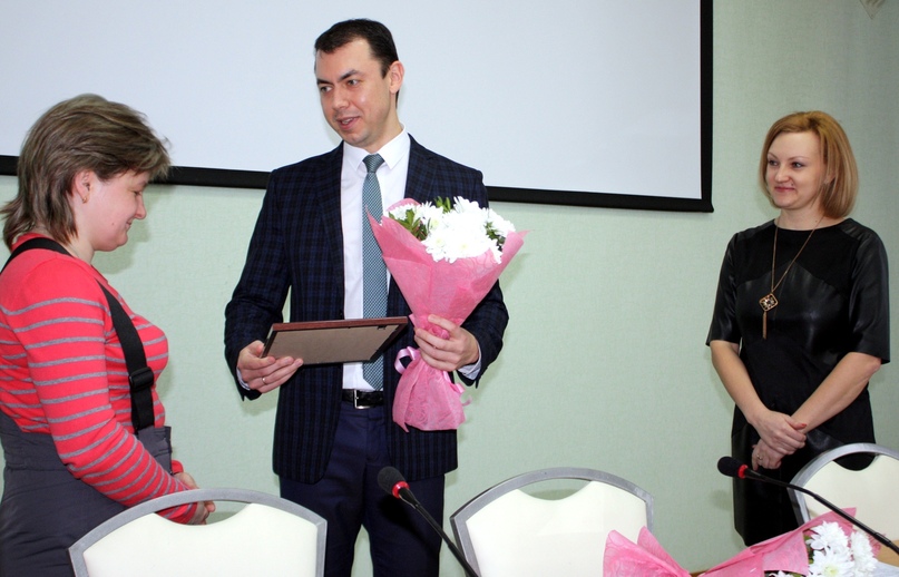 Молодым семьям в Тутаеве вручили денежные сертификаты на покупку и строительство жилья