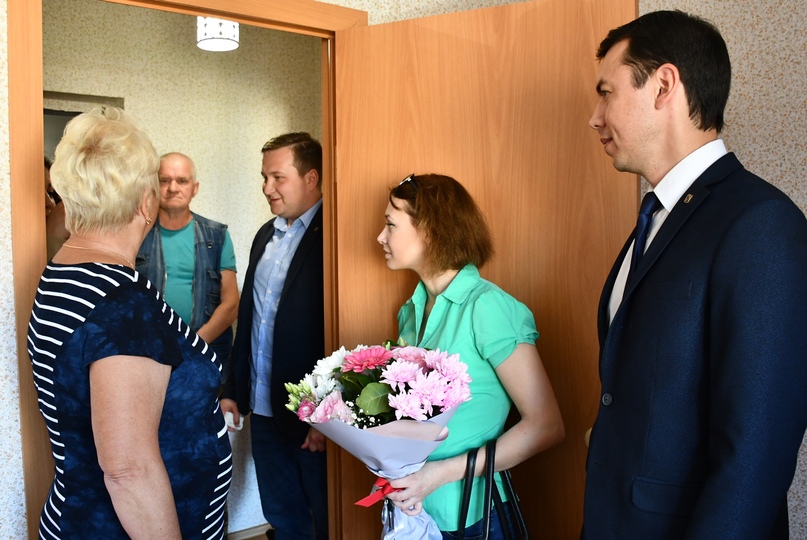 Сегодня в Тутаеве были вручены ключи от новых квартир детям-сиротам