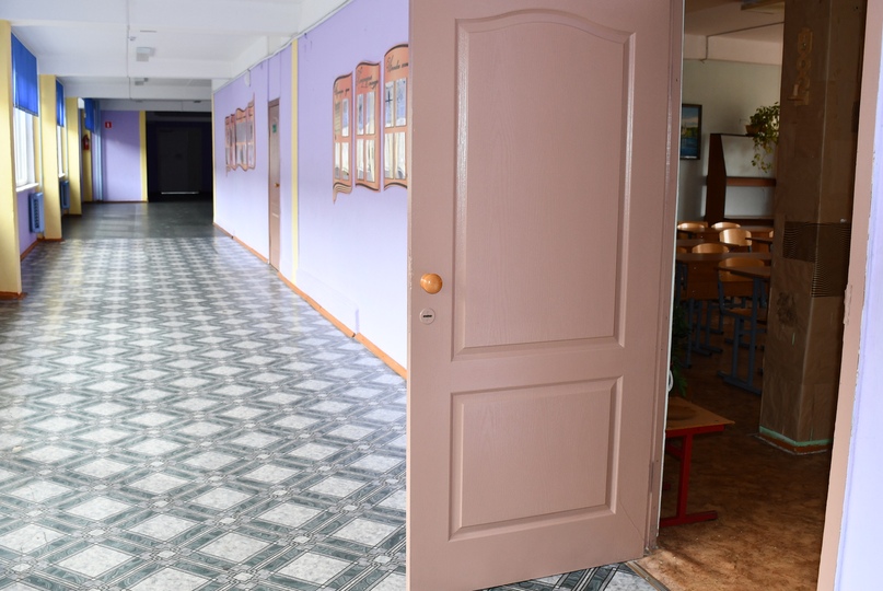 НОВЫЕ ПИЩЕБЛОКИ – К УЧЕБНОМУ ГОДУ  В школах сегодня непривычно тихо и пахнет краской