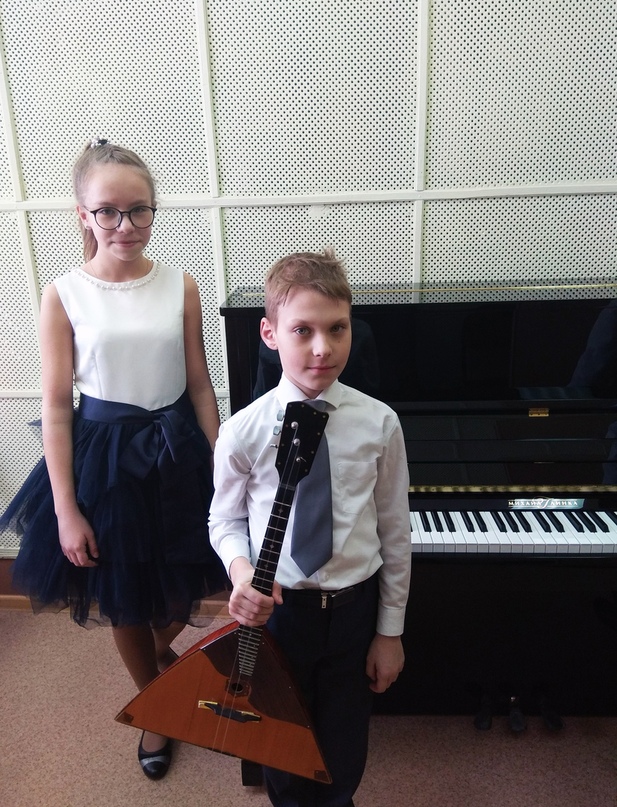 В Детскую школу искусств поступило новое пианино, пополнить материальную базу хорошим музыкальным инструментом удалось в рамках исполнения регионом поручений президента страны