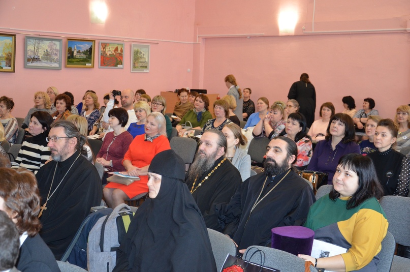 В тутаевской школе №6 прошли юбилейные, ХХ Романовские образовательные чтения, посвященные 190-летию со дня рождения священника Иоанна Кронштадтского