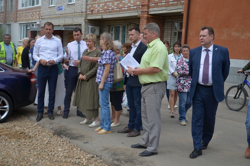 В Тутаеве ход работ по благоустройству на Волжской набережной и во дворах оценили представители Общероссийского народного фронта
