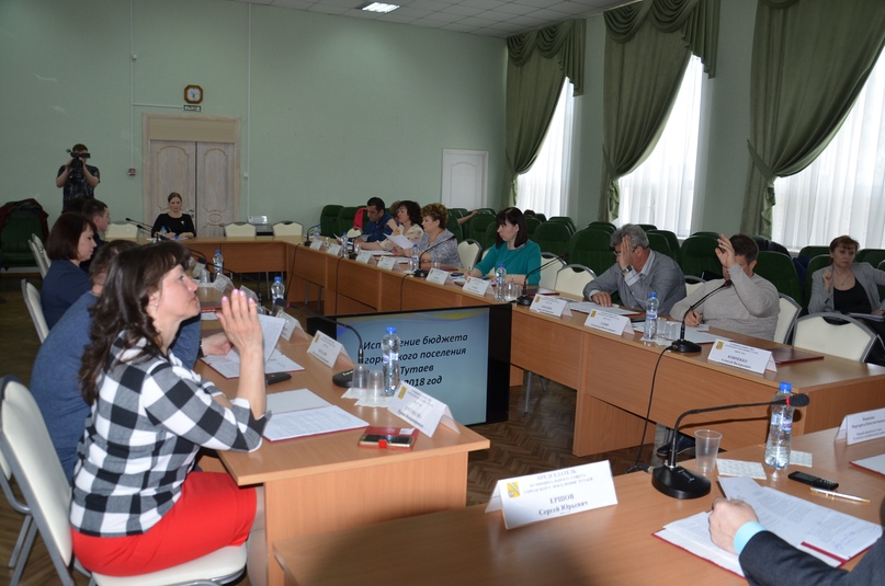 В муниципальном совете решили вызвать руководителей ресурсоснабжающих организаций