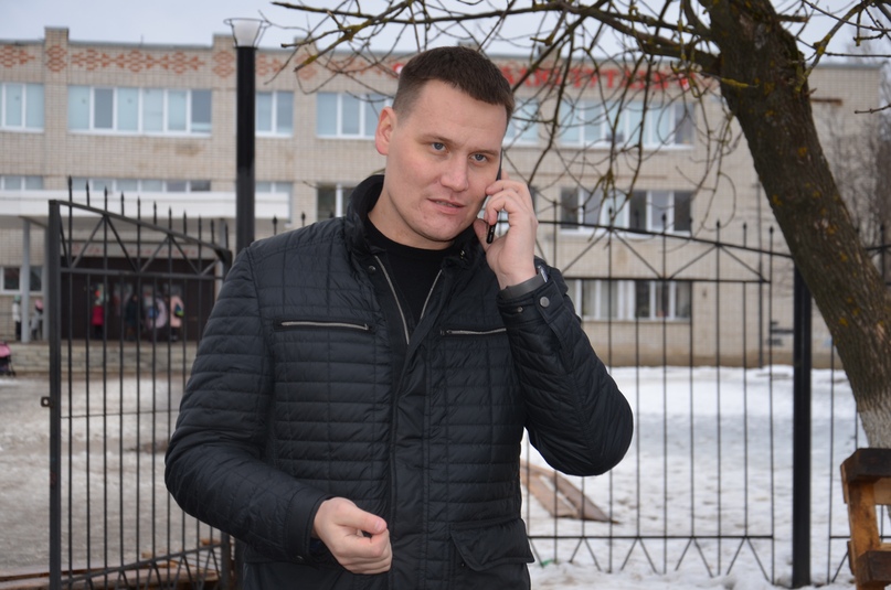 ПРЕПЯТСТВИЕ ЛИКВИДИРОВАНО   В Единую дежурно-диспетчерскую службу Тутаевского района по телефону 7-00-06 обратились жители города и сообщили о том, что на улице Моторостроителей возникли затруднения с проходом к школе № 6 и светофору