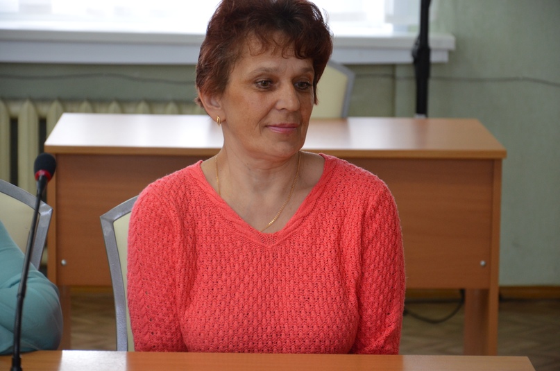 В администрации района первый заместитель главы Маргарита Новикова, глава администрации Константиновского сельского поселения Павел Кулаков и начальник управления жилищной политики Елена Орлова вручили свидетельства на предоставление единовременной денежн