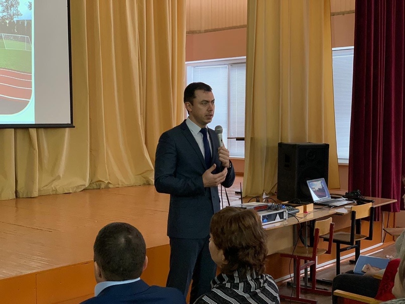 ЧТО НУЖНО, ЧТОБЫ ПОСТРОИТЬ СТАДИОН У ШКОЛЫ №3  Перед тем, как начнется строительство, предстоит обеспечить на площадке надежное водоотведение