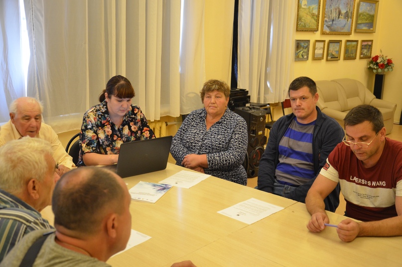 Как обеспечить жителей Левобережья возможность заниматься любимыми видами спорта? Что нужно сделать для того, чтобы проекты с романовской стороны побеждали на конкурсе грантов поддержки активистов и общественных организаций? Эти и другие вопросы обсудили 