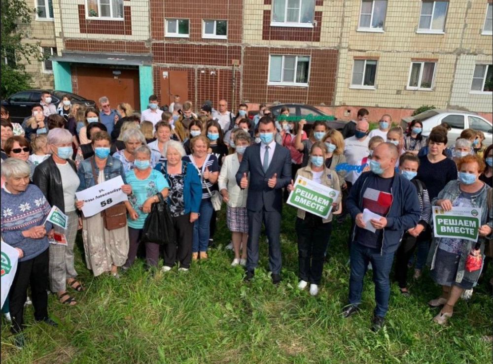 В рамках Губернаторского проекта «Решаем вместе» были проведены встречи. Жители активно голосуют, чтобы именно их двор попал в программу благоустройства.