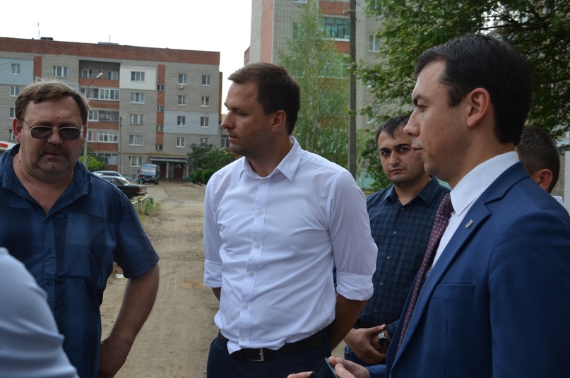 В Тутаевском районе ход работ по благоустройству контролируется главой Дмитрием Юнусовым, администрацией, "Агентством по развитию ТМР", депутатами Ярославской областной Думы от Тутаевского района и представителями общественности